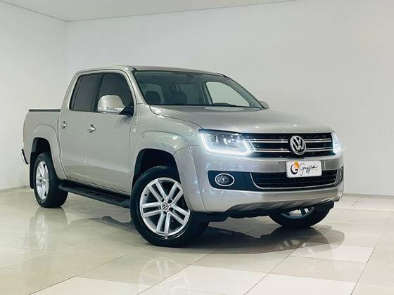 VOLKSWAGEN AMAROK 2.0 HIGHLINE ULTIMATE 4X4 CD 16V TURBO INTERCOOLER DIESEL 4P AUTOMÁTICO VOLKSWAGEN AMAROK 2.0 HIGHLINE ULTIMATE 4X4 CD 16V TURBO INTERCOOLER DIESEL 4P AUTOMÁTICO